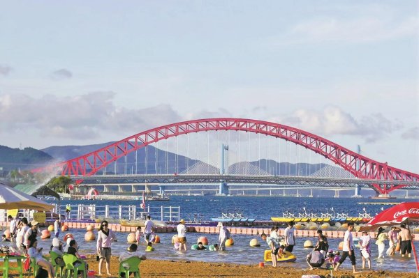 亿牛策略 盛夏时节去海滨戏水吧